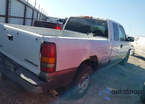 2000 Chevrolet Silverado 1500 Ls z USA, uszkodzony, nr VIN 2GCEC19TXY1239393